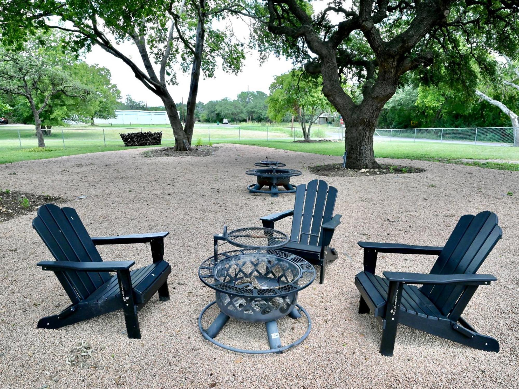 Blanco County Inn & Guesthouses Exterior photo